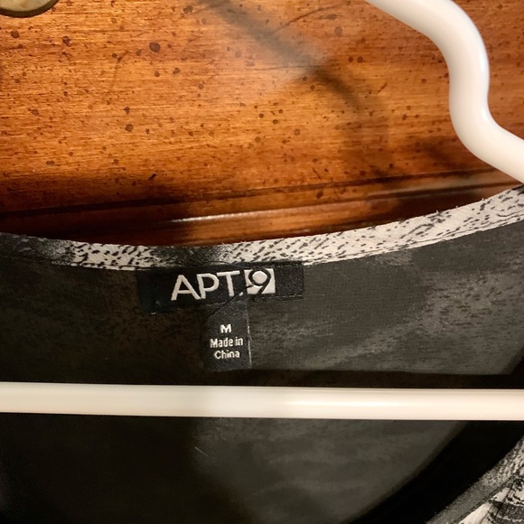 Classy Blouse - Picture 2 of 4